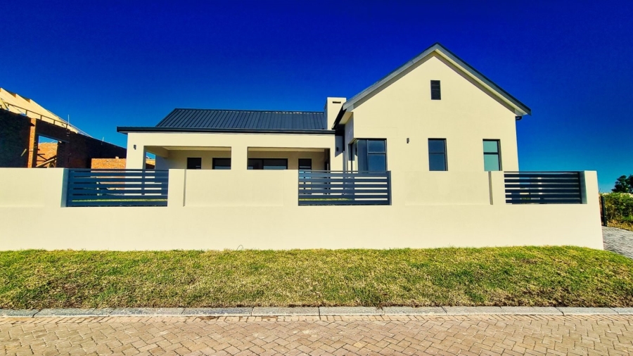 3 Bedroom Property for Sale in Kingswood Golf Estate Western Cape